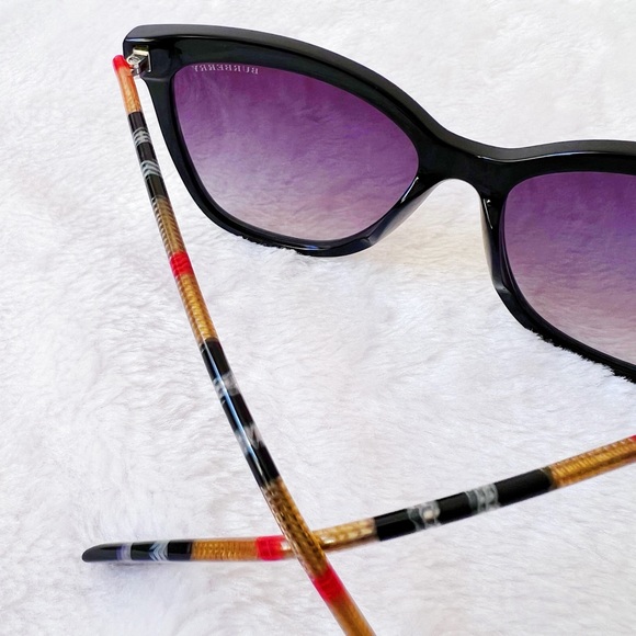 Burberry Black Large Polarized Gradient Sunglasses - Picture 5 of 9